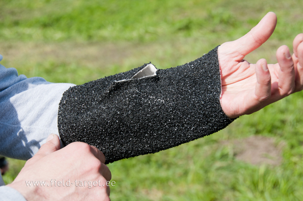 Mõni on tulnud välja lahendusega, kuidas vähendada põlvelt asendil käe libisemist..